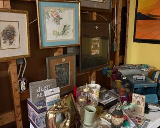 Prints, decor
