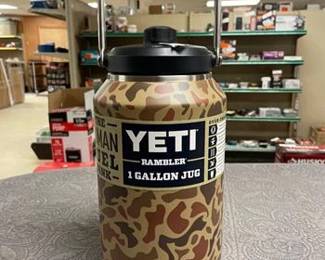 YETI Rambler 1 gal Wetlands Camo BPA Free 2.0 Insulated Jug