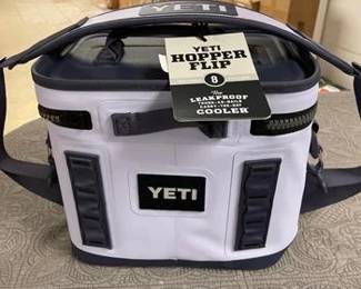 YETI Hopper Flip 8 Cosmic Lilac 8 can Soft Sided Cooler