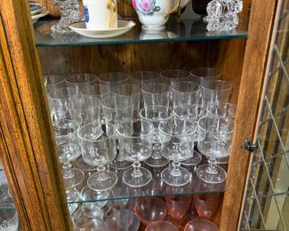 China sets/ Glassware