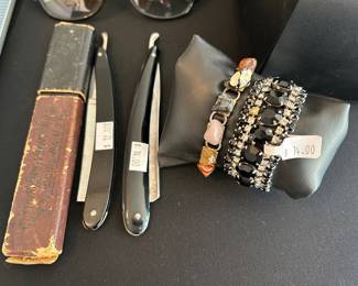 Bracelets 