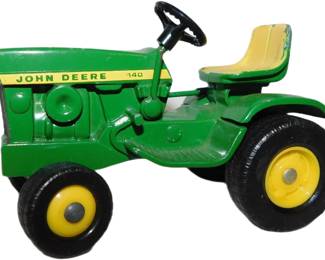 JOHN DEERE TRACTOR TOY