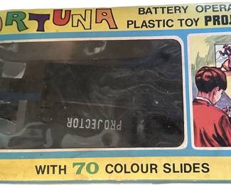 YOUTH SLIDE PROJECTOR
