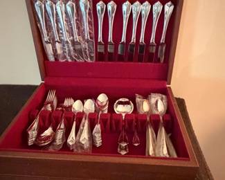 Stainless steel dinnerware with case - full 12 place settings plus serving pieces