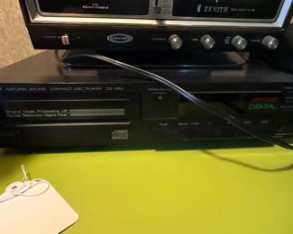 Yamaha Natural Sound CD Player CD-X5U