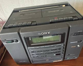 Sony CFD-756 Mega Bass Boombox with Speakers
