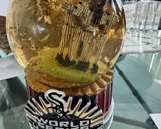 Chicago White Sox "Legends of The Diamond" World Series Champion Snow Globe