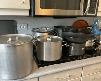 Commercial-Grade Aluminum Stock Pots and Frying Pans