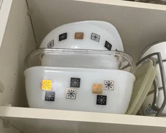 Pyrex "Snowflake" Pattern Casserole Dishes