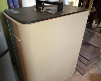 Sentry Survivor Fire Chest with Key Lock