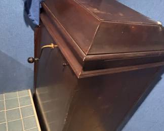 Edison "Victrola" Style Phonograph Cabinet