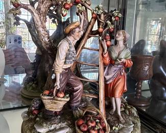 Figaro Milano Porcelain Figurine - Apple Harvest Scene