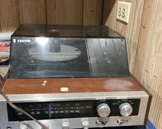 Vintage Zenith C585W Stereo System with Turntable and AM/FM Radio