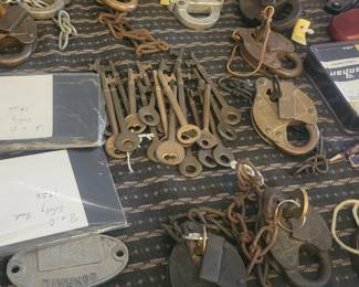 Railroad locks 