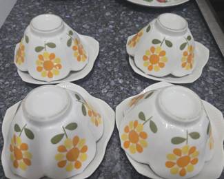 Four Vintage 1960s Porcelain Lotus Rice Bowls