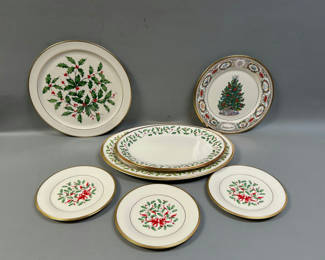 Lot 22: Lenox Holly Berry Plates & Platters