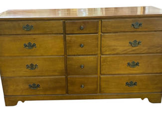 Lot 44: Ethan Allen 12 Drawers Dresser