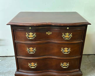Lot 37: Bassett Furniture Serpentine Chest of Drawers