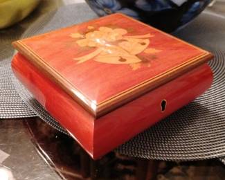 Italian music box