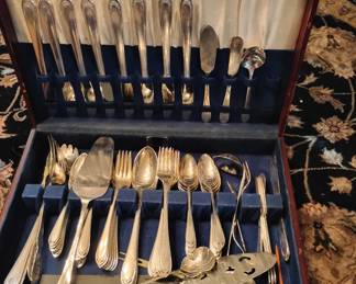 silver plated flatware set