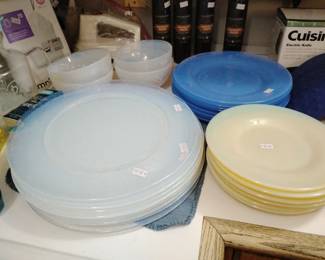 Opalescent glass plates