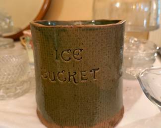 Ice bucket pottery