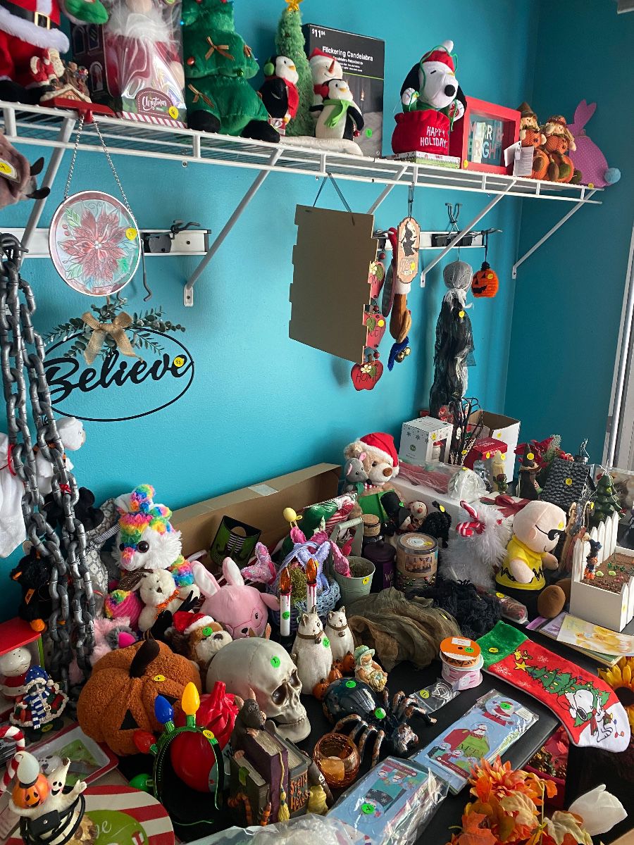 Holiday goods and decor