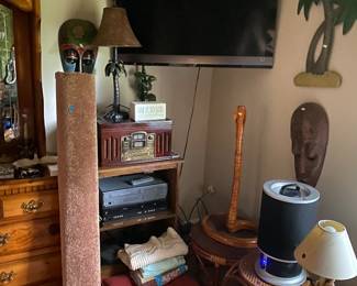Record player, decor, artwork