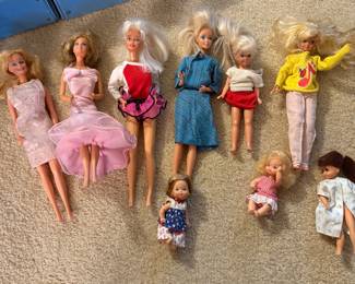 Assorted 80s barbies
