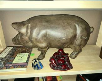 LARGE CAST IRON PIG