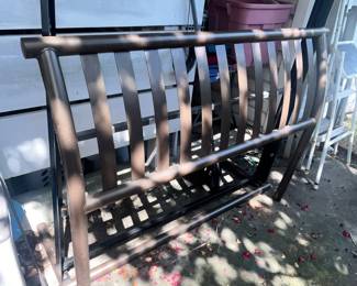 FULL SIZE IRON BED