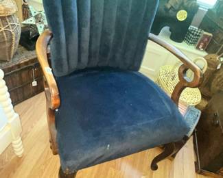 BLUE VELOUR ACCENT CHAIR