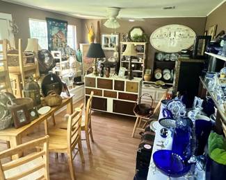 HUGE ASIAN DECOR AREA!