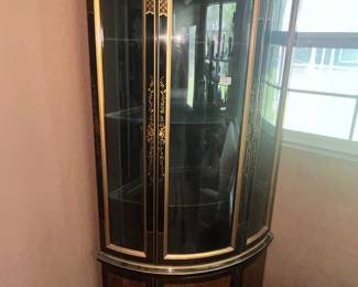 ELEGANT DREXEL "ET CETERA" CHINOISERIE CORNER CURIO CABINET