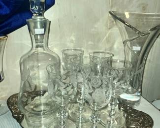 LOVELY ETCHED DECANTER & GLASSES SET