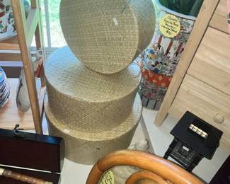 ROUND WOVEN BASKETS