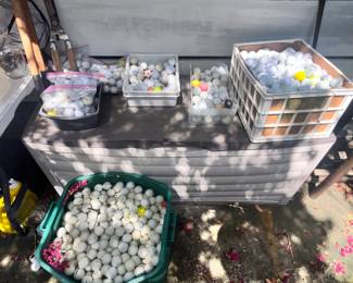 BASKETS OF GOLF BALLS!