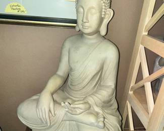 "MEDITATING BUDDAH" STATUE