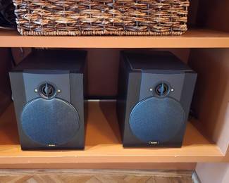 Boston Acoustics VR-M50 bookshelf speakers