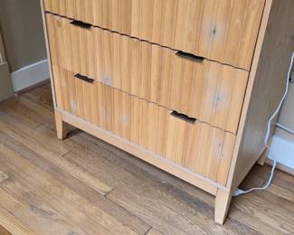 Target Thousand Oaks Wood Scalloped 3 Drawer Dresser Chest $100