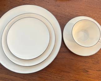 Lenox Olympia Platinum China 8 Place Settings