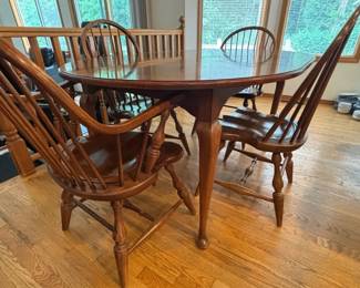Thomasville Table And Windsor Chairs