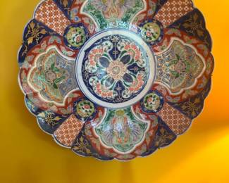 Magnificent early Imari charger 