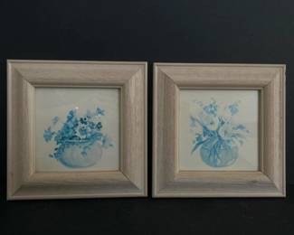 219 pairofsmallsquareframedbluefloral