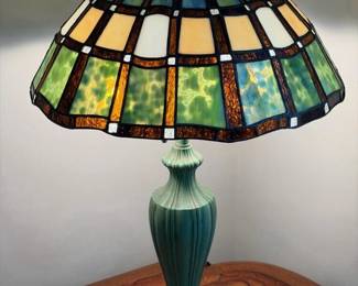 008 tiffanystyle24tablelamp16stainedg