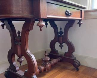 070 victorianwalnutwritingdeskwithornat