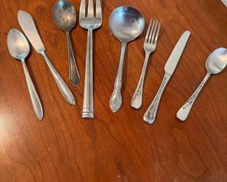 196 assortedflatwarelotoneidaginkgohayw