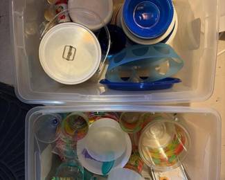 192 largemixedplastictablewarelotplates