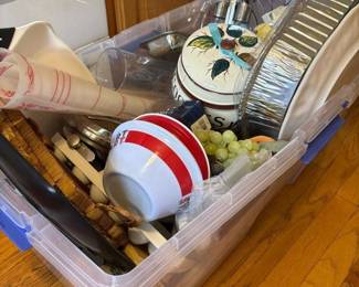 090 mysterykitchenwaretote