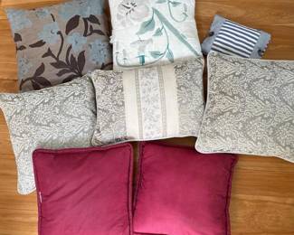 286 lotofassortedthrowpillows